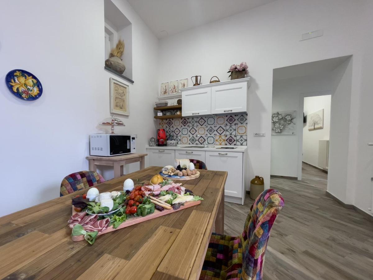 Emma Dimore Apartment กาสเตลลัมมาเร ดิ สตาเบีย ภายนอก รูปภาพ