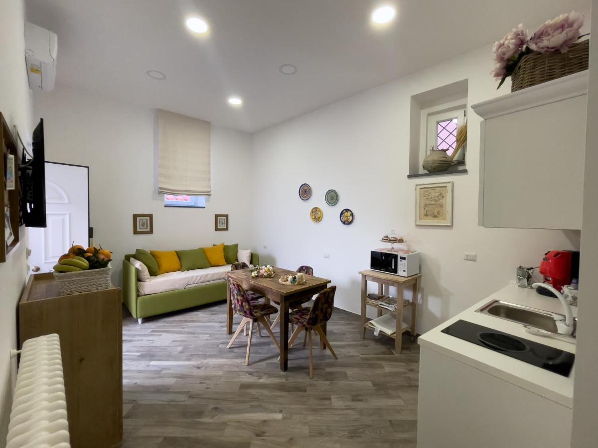 Emma Dimore Apartment กาสเตลลัมมาเร ดิ สตาเบีย ภายนอก รูปภาพ