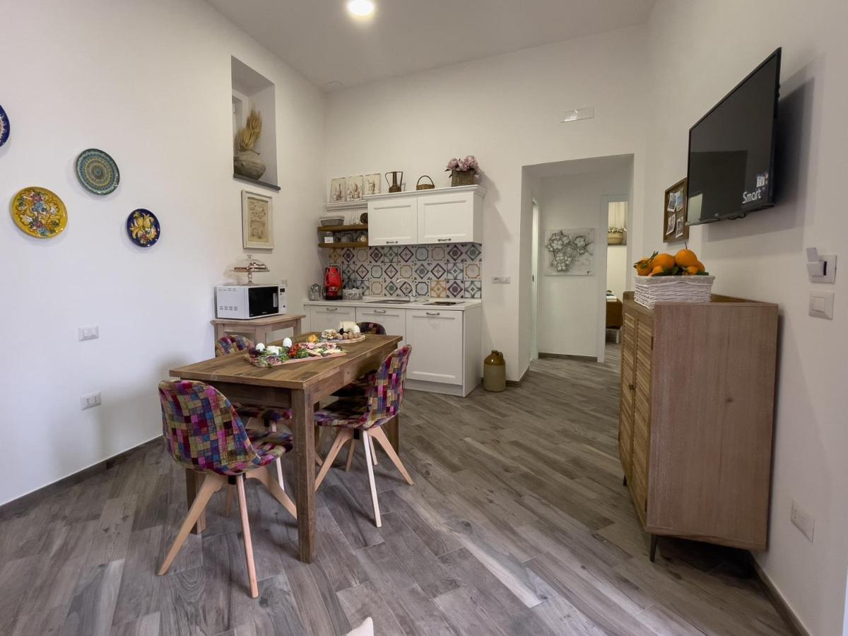 Emma Dimore Apartment กาสเตลลัมมาเร ดิ สตาเบีย ภายนอก รูปภาพ