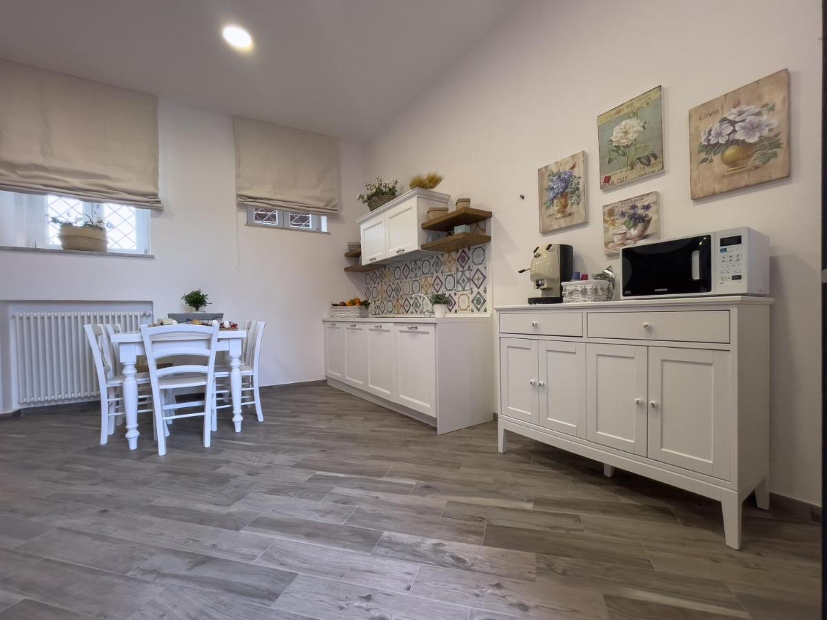 Emma Dimore Apartment กาสเตลลัมมาเร ดิ สตาเบีย ภายนอก รูปภาพ