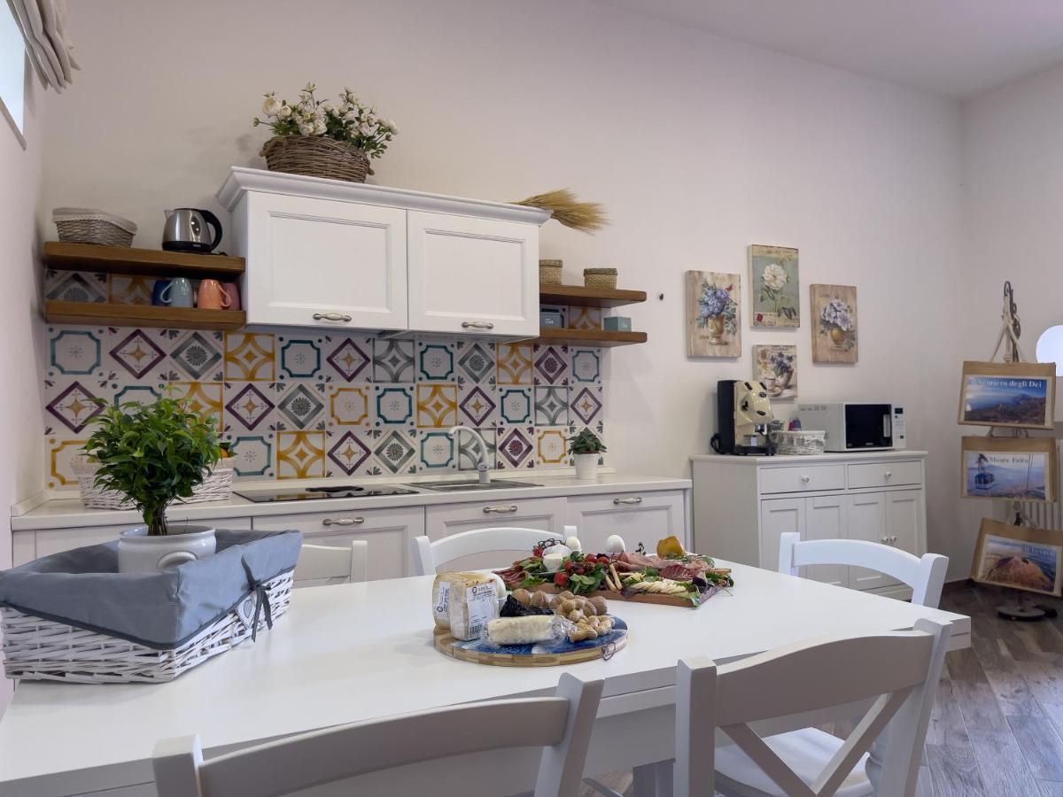 Emma Dimore Apartment กาสเตลลัมมาเร ดิ สตาเบีย ภายนอก รูปภาพ
