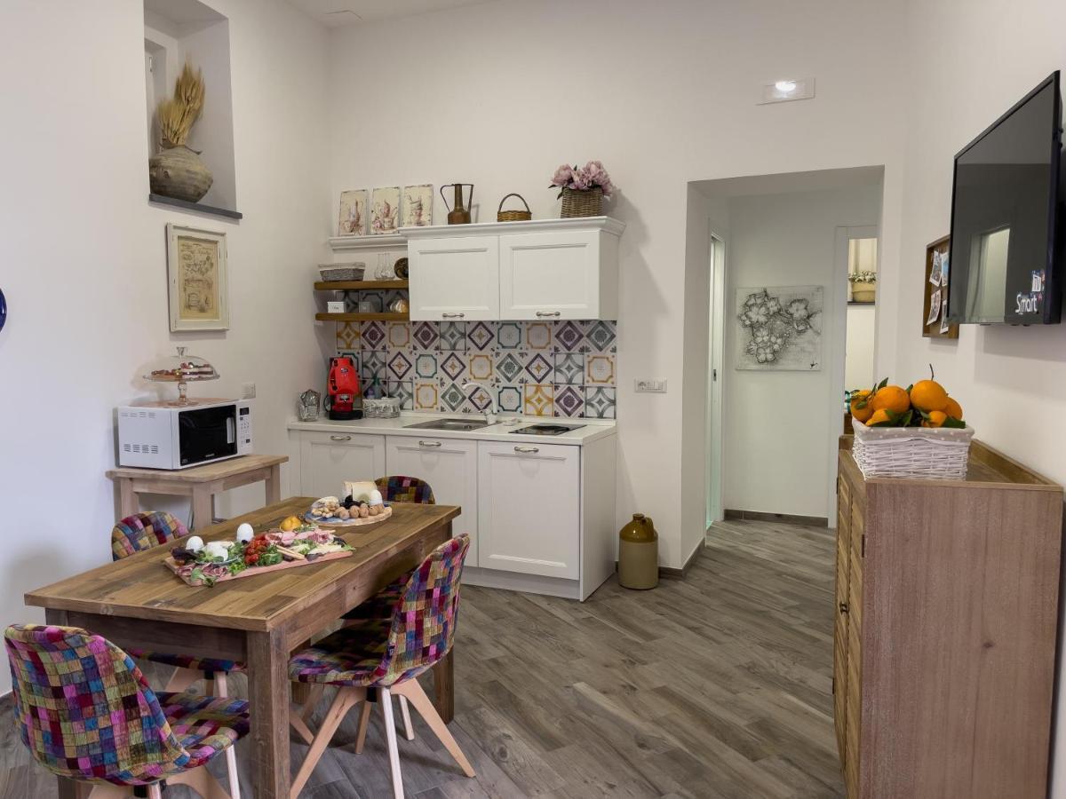 Emma Dimore Apartment กาสเตลลัมมาเร ดิ สตาเบีย ภายนอก รูปภาพ